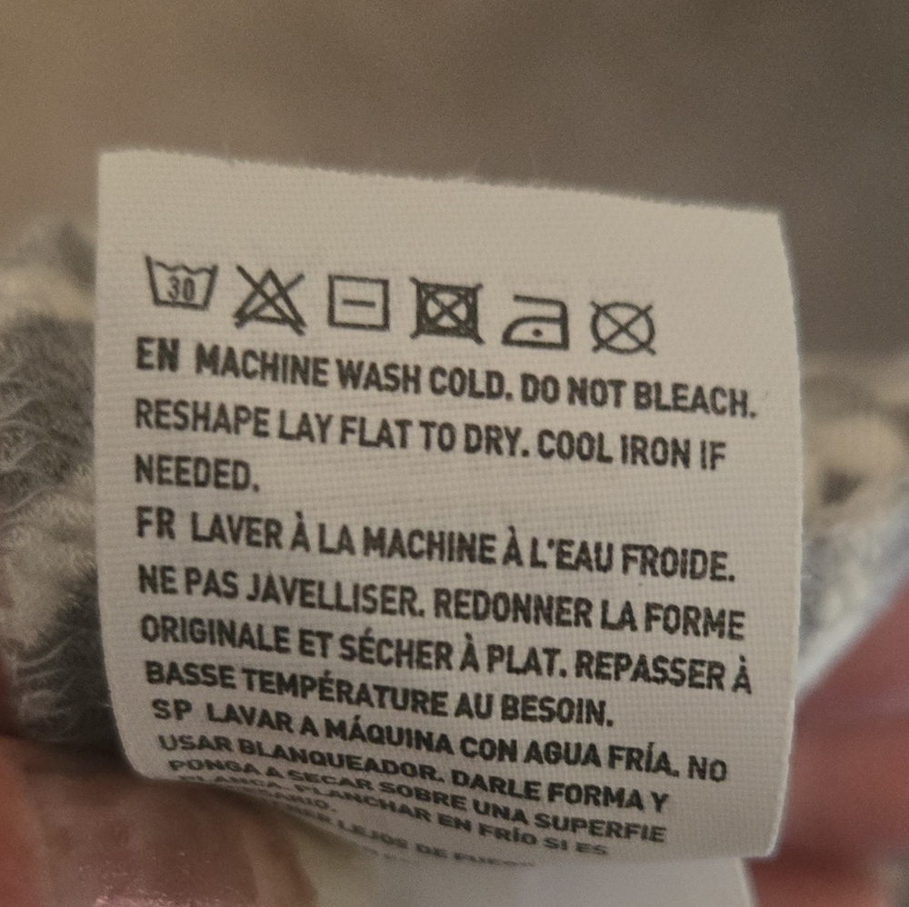 American Eagle- Soft & Sexy- Striped Gray and White Tank Top- Size Medium - Picture 8 of 9